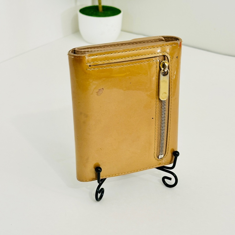 Louis Vuitton Tan patent Leather compact wallet - Picture 12 of 12